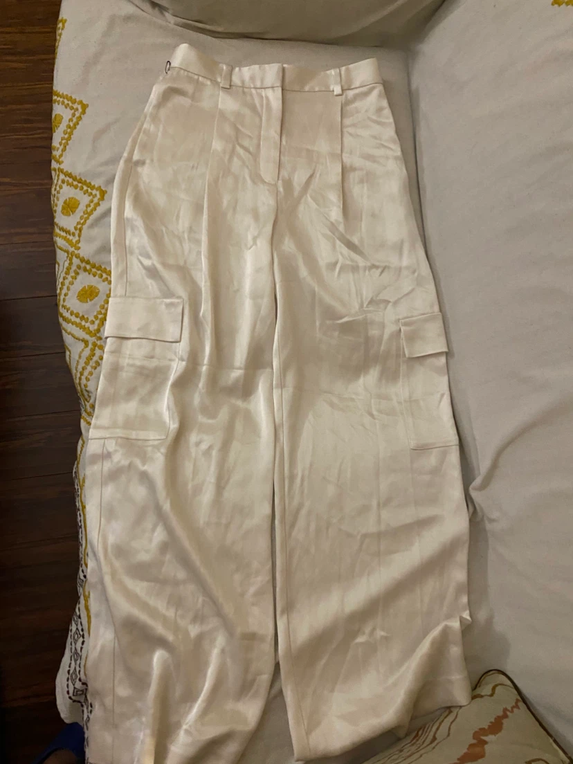 Babaton Aritzia Cream Satin Cargo Pants Size 2