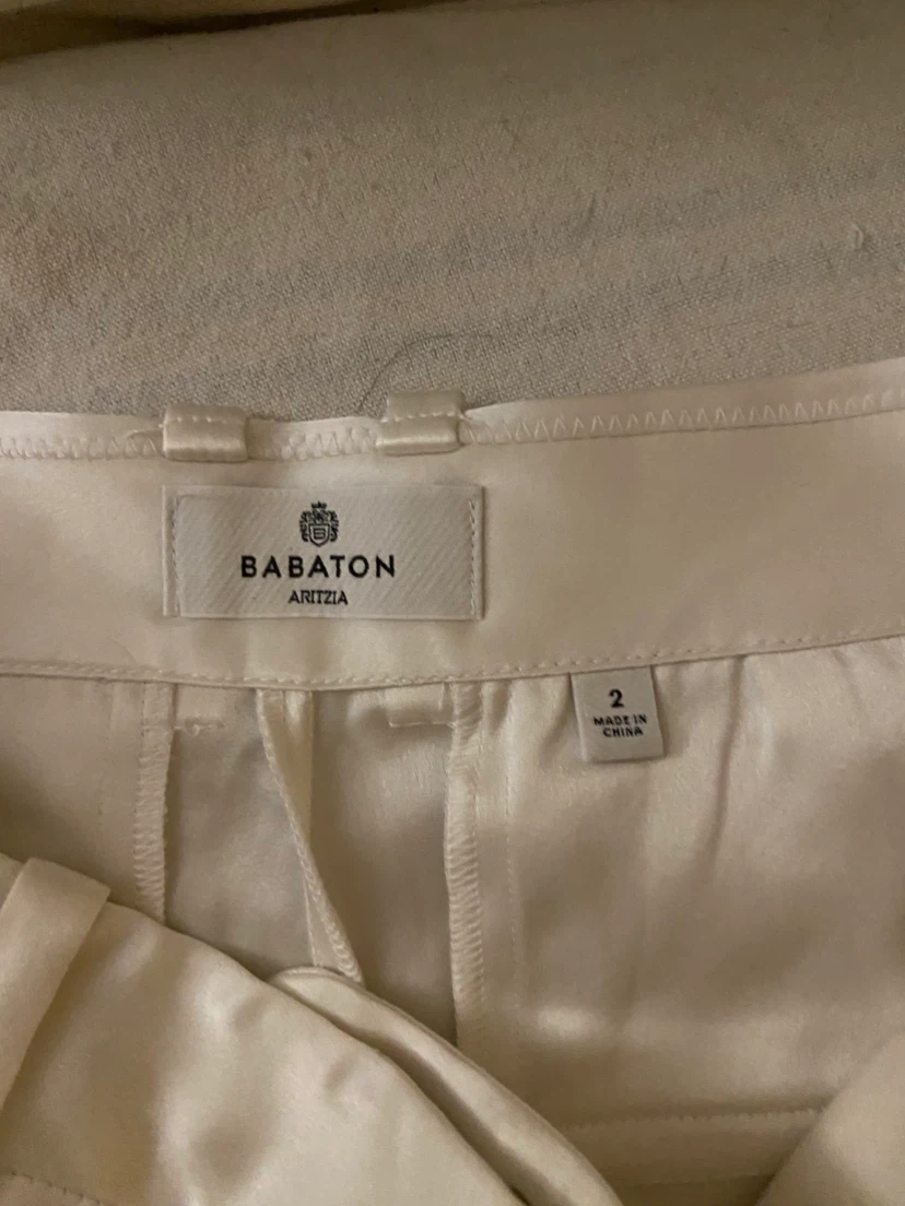 Babaton Aritzia Cream Satin Cargo Pants Size 2 - photo 3
