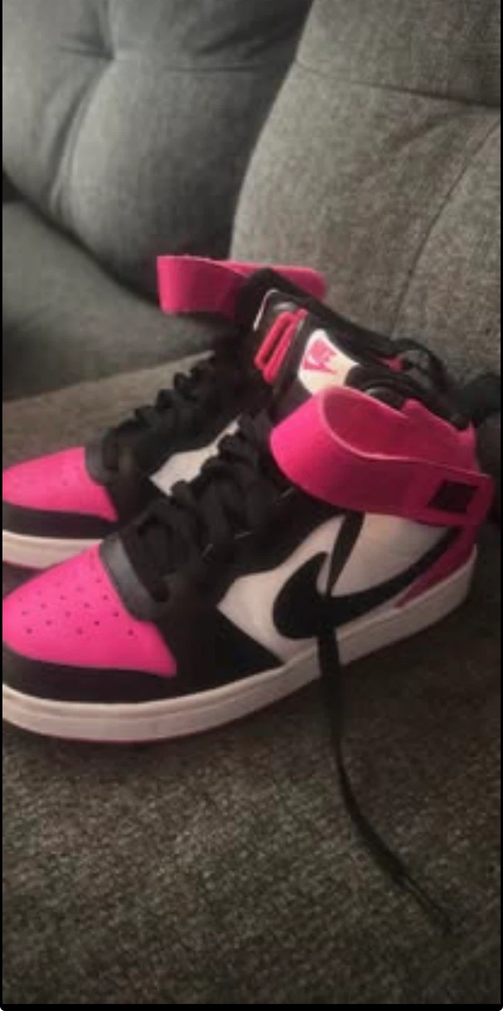 Nike Air Jordan 1 Mid SE (GS) Pink Black White