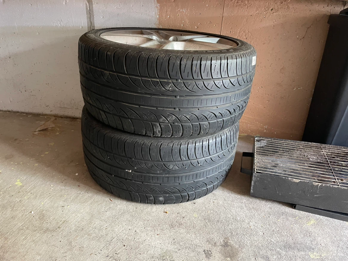 2 Tyres with Rims