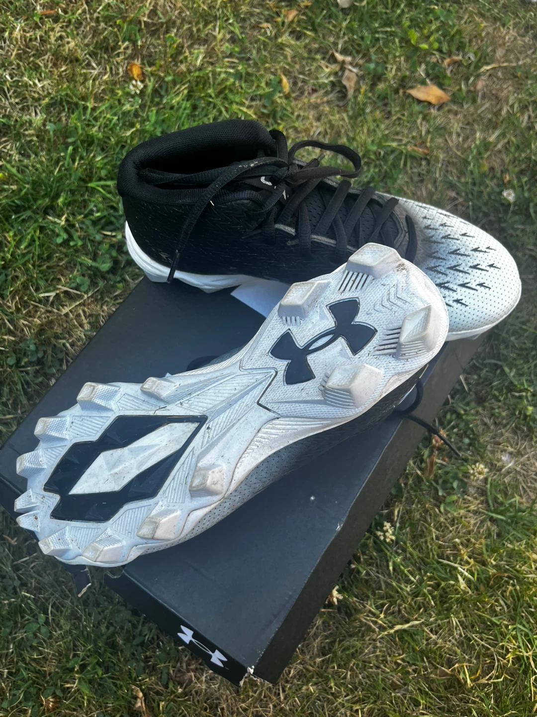 Under Armour Football Cleats - photo 3