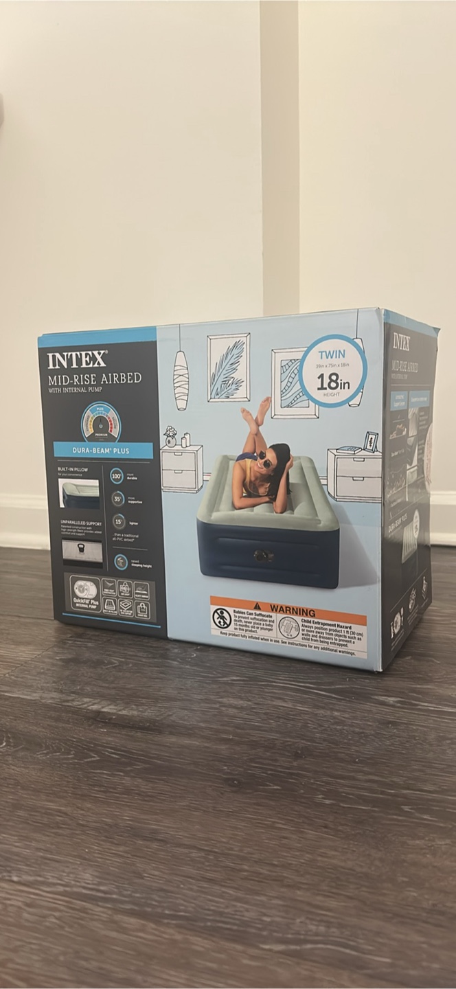 Intex Air Mattress w Internal Pump
