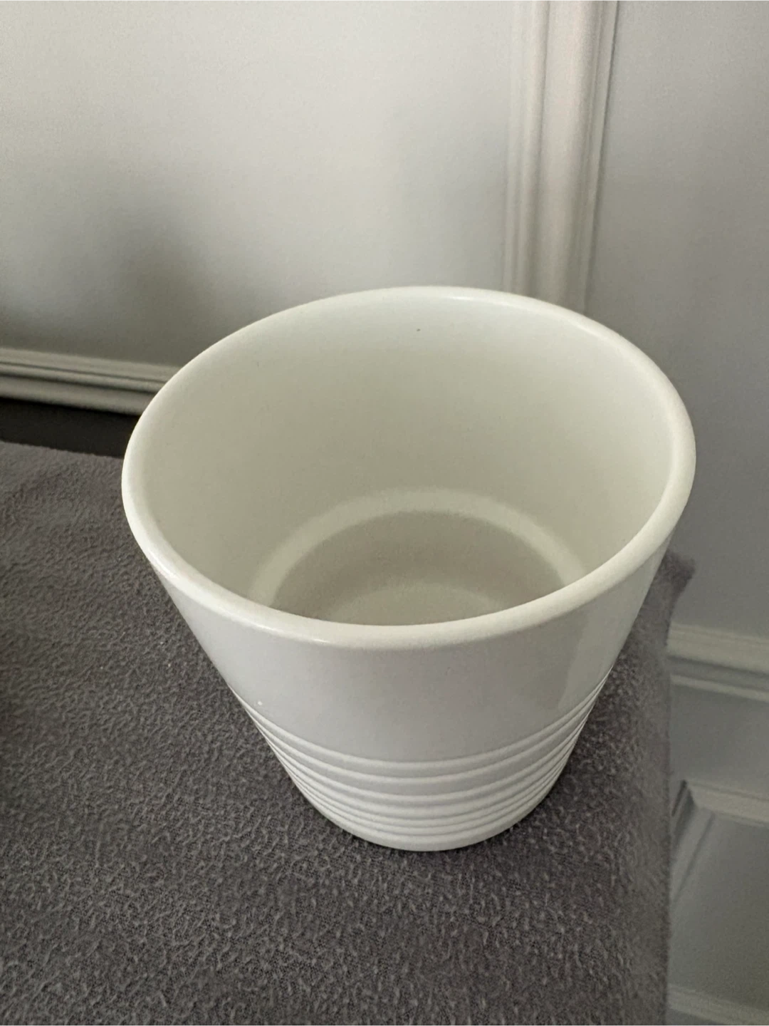 White Ceramic Planter Pot - photo 2