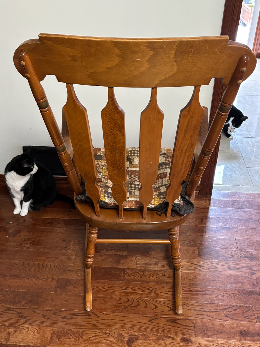 Vintage wood rocking chair - photo 5