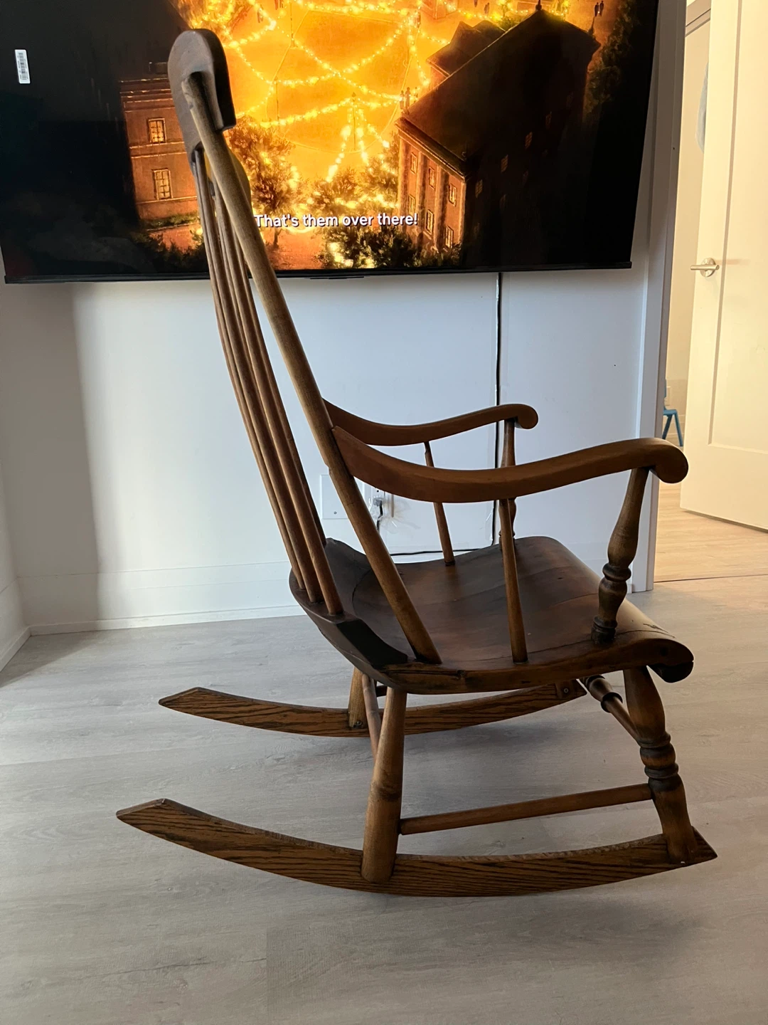 Wooden Rocking Chair - photo 2