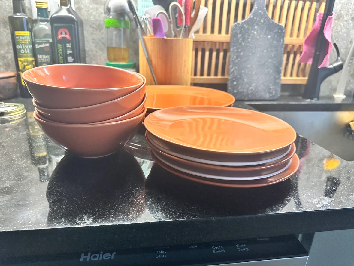Dinnerware Set - 4 Bowls, 4 Plates, 5 Small Plates - photo 3