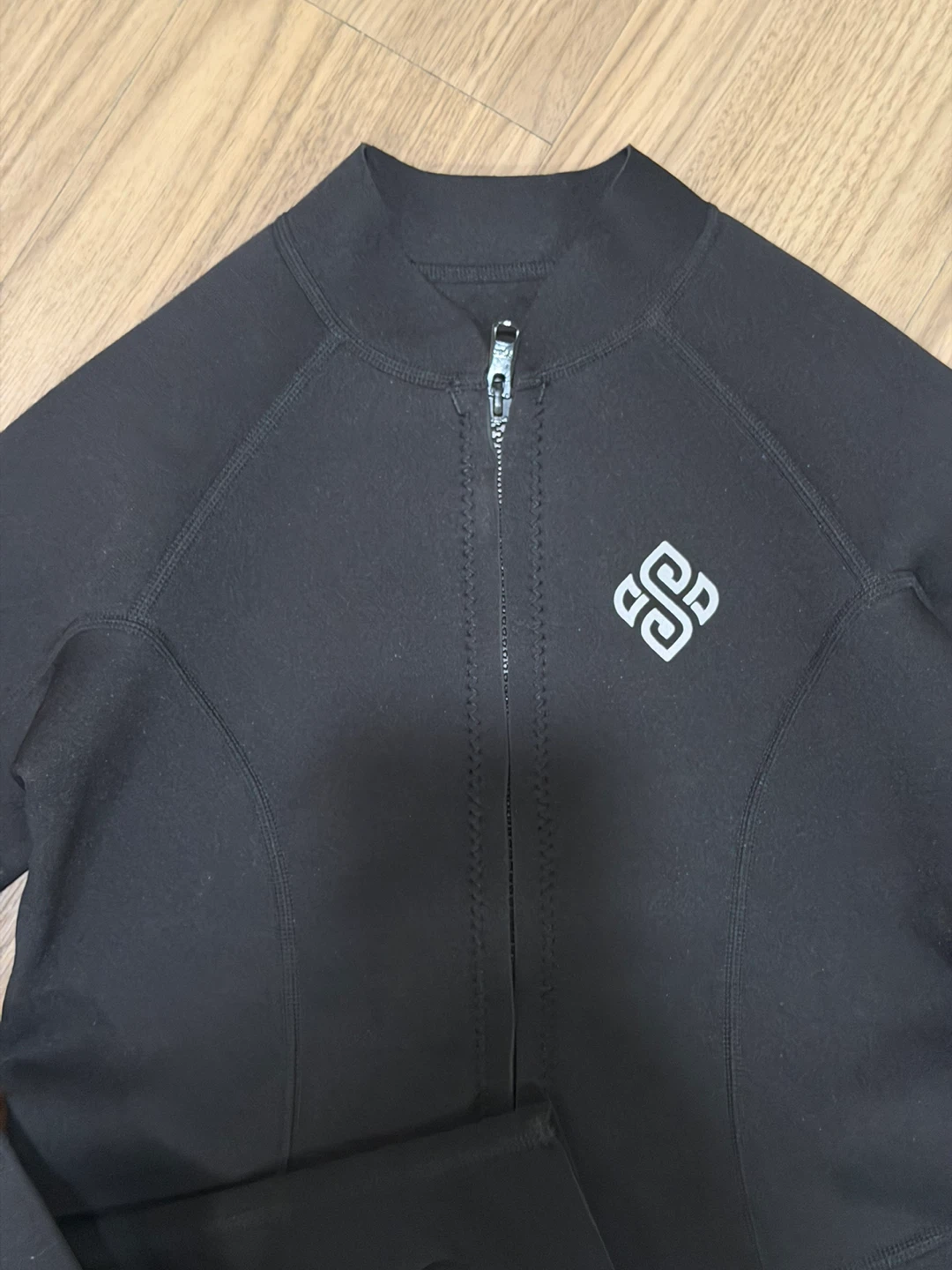 SEASKIN Wetsuit - Size S - photo 2