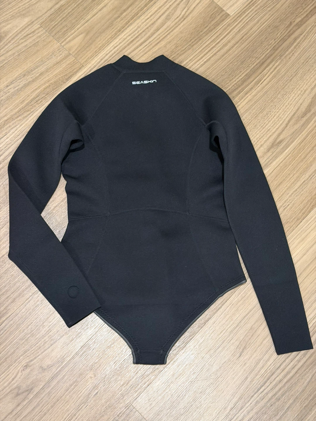 SEASKIN Wetsuit - Size S - photo 4