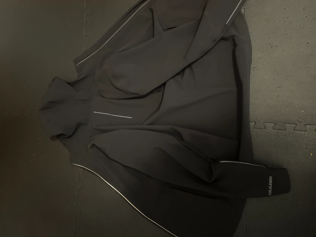 Lululemon Black Hooded Jacket - photo 2