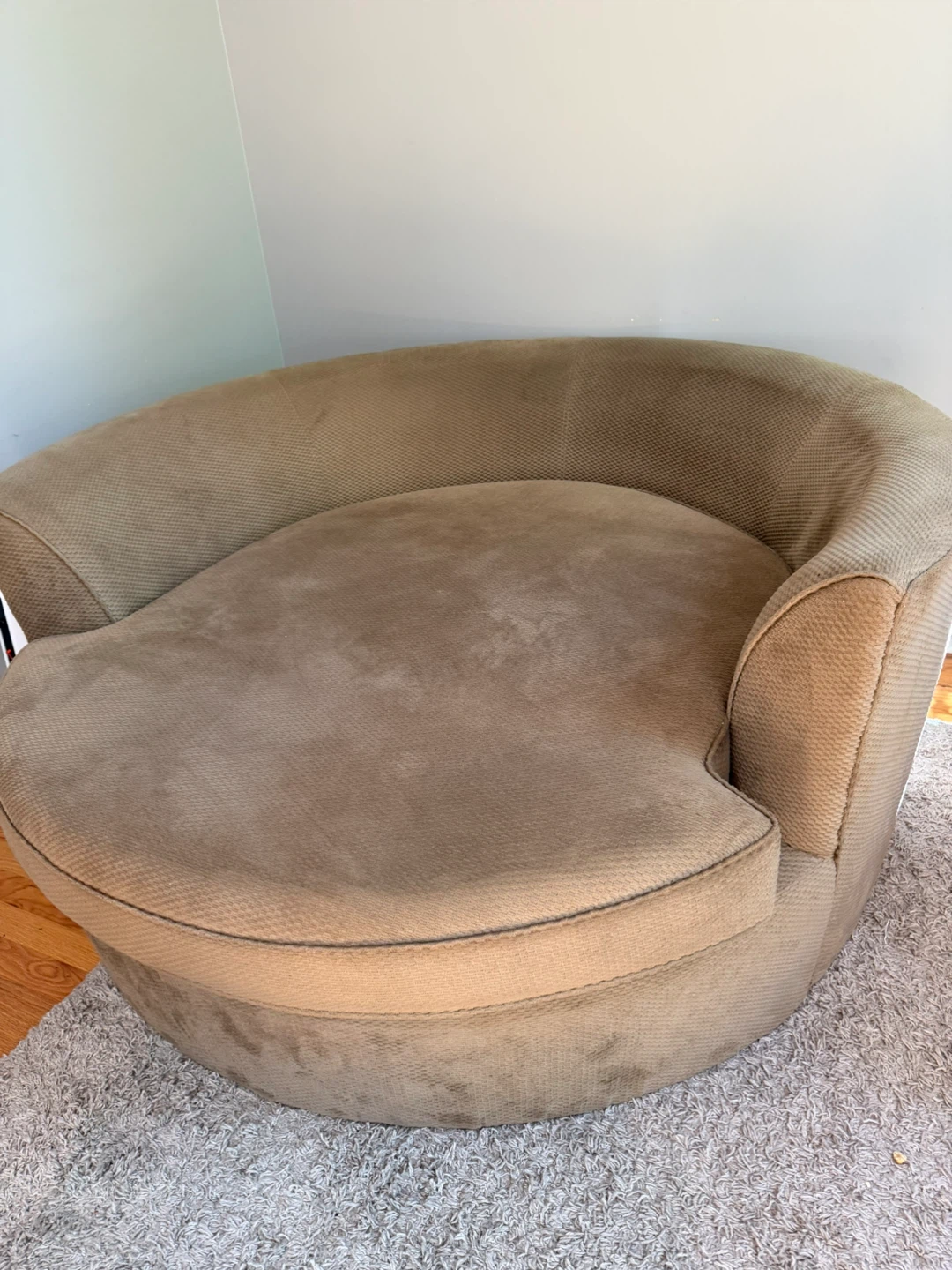 Curved Accent Chair