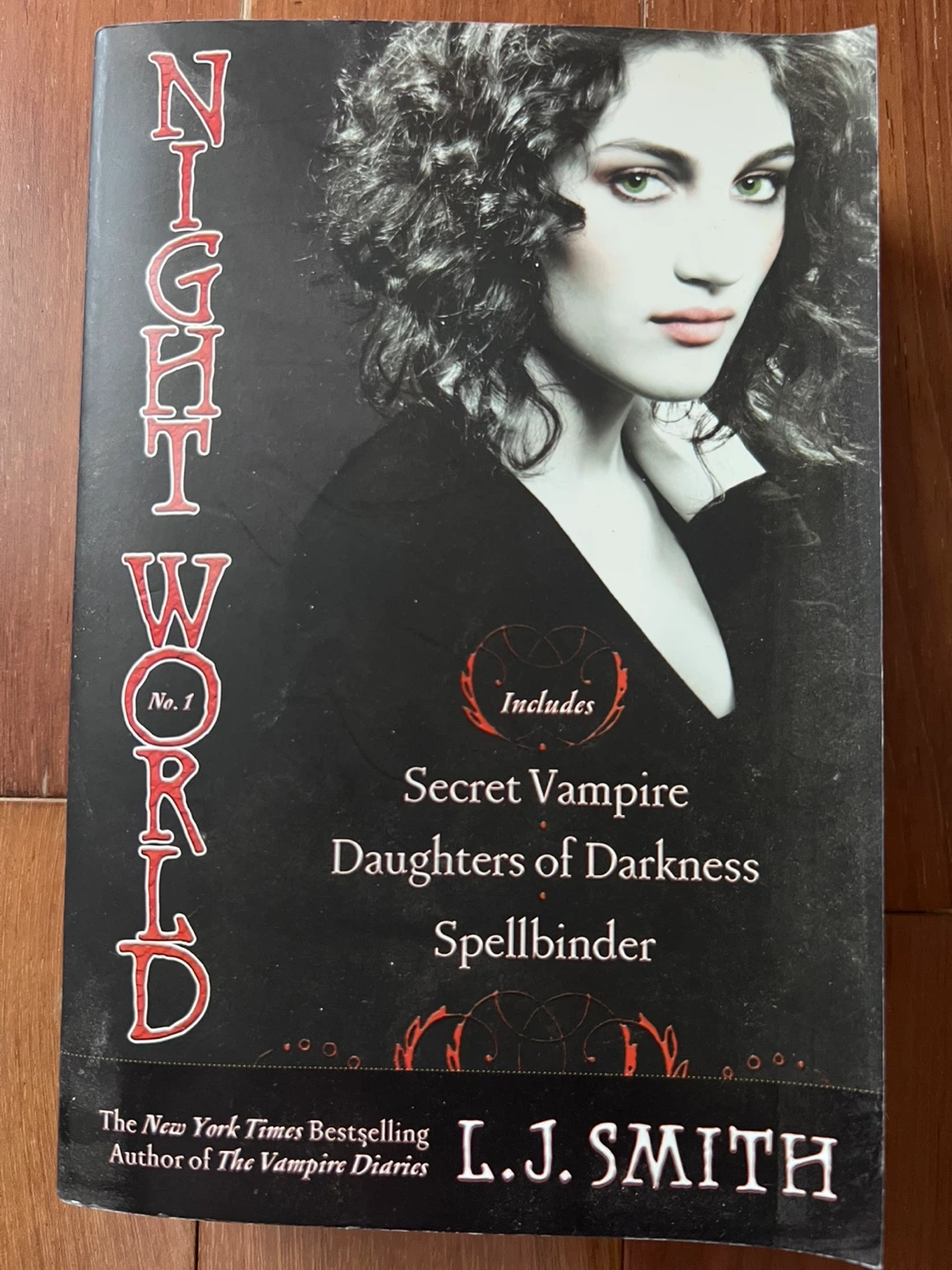 Night World: Secret Vampire, Daughters of Darkness