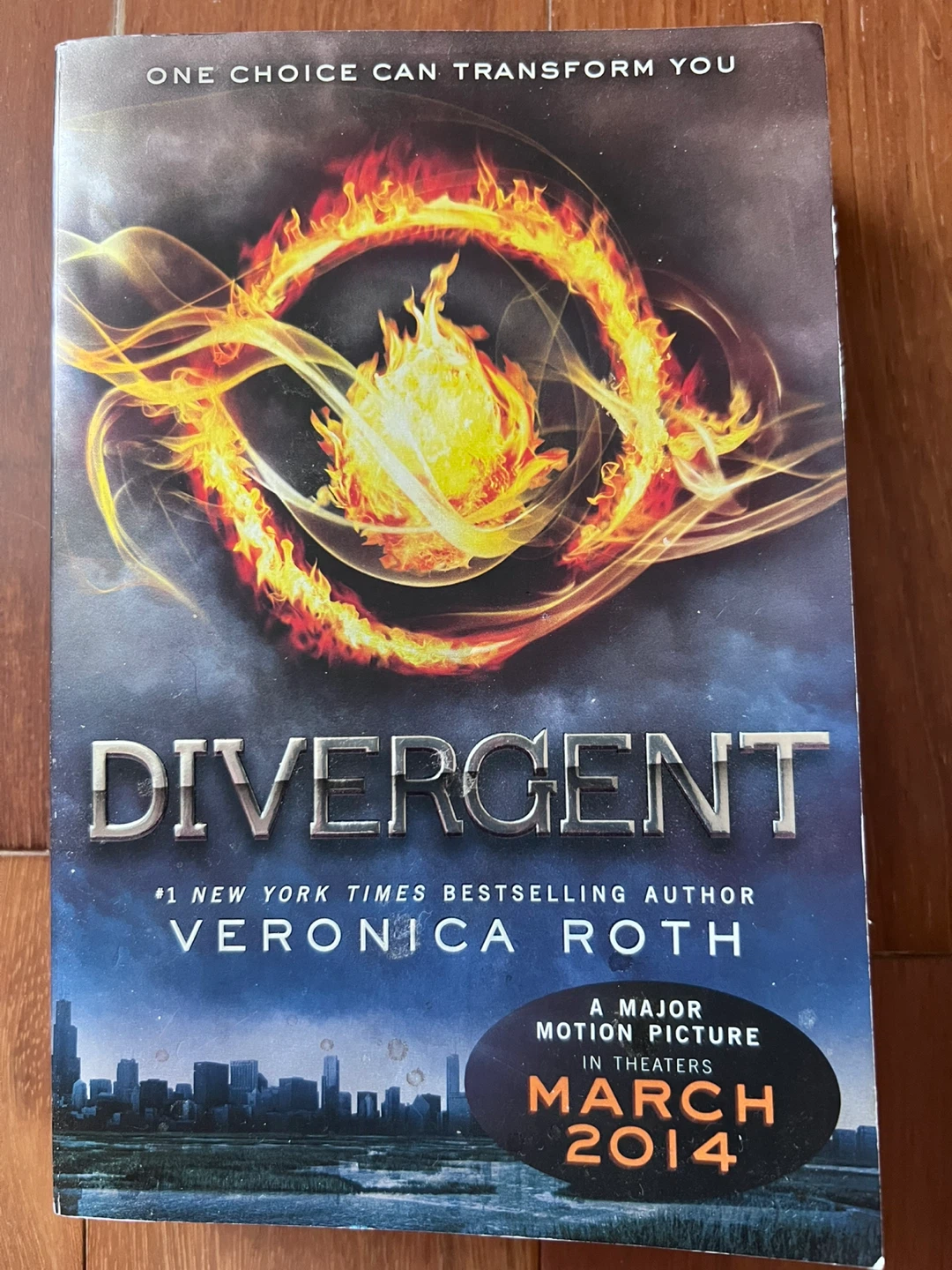 Divergent by Veronica Roth Book