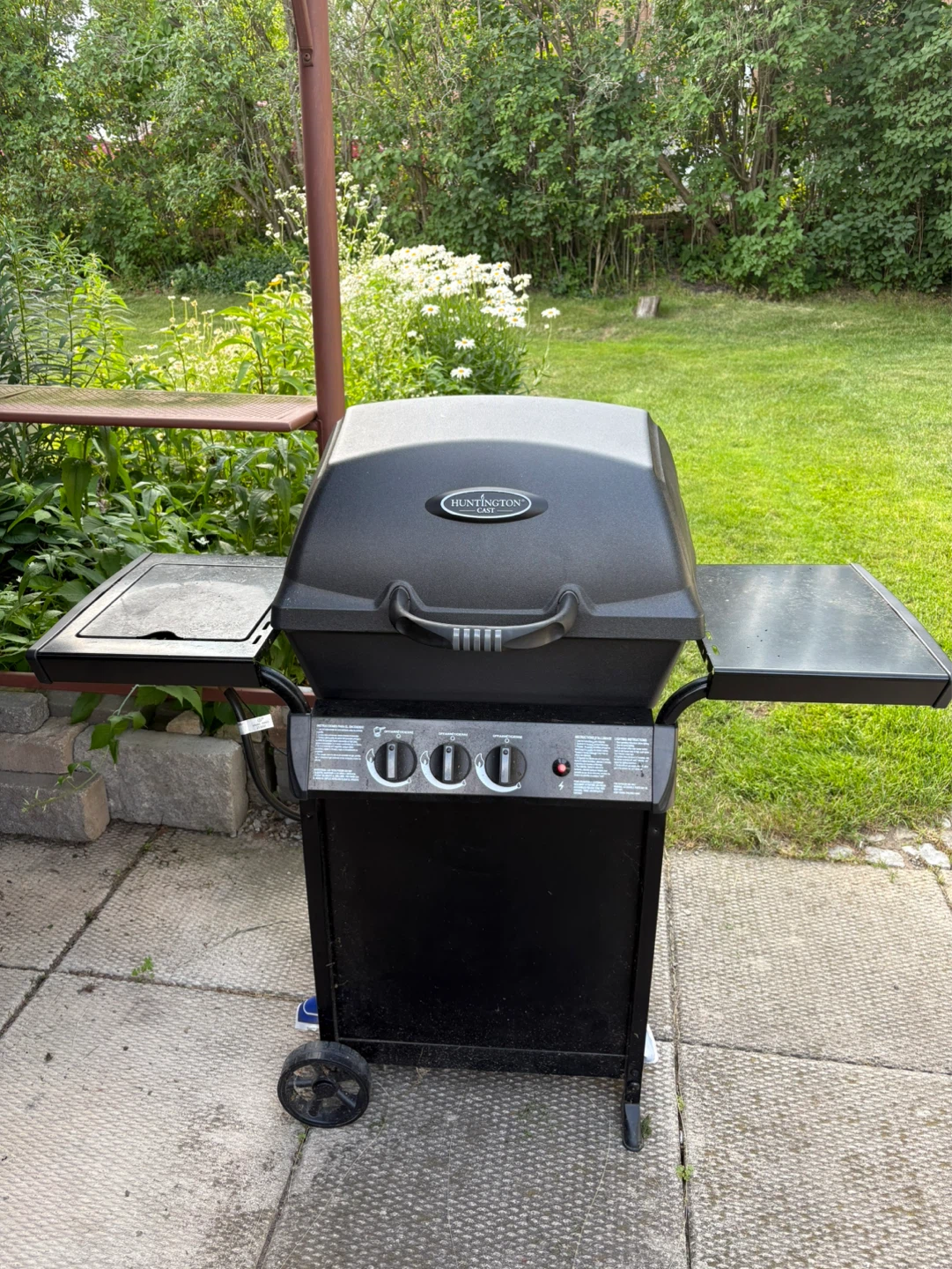 HUNTINGTON Black Propane BBQ - 3 Burner