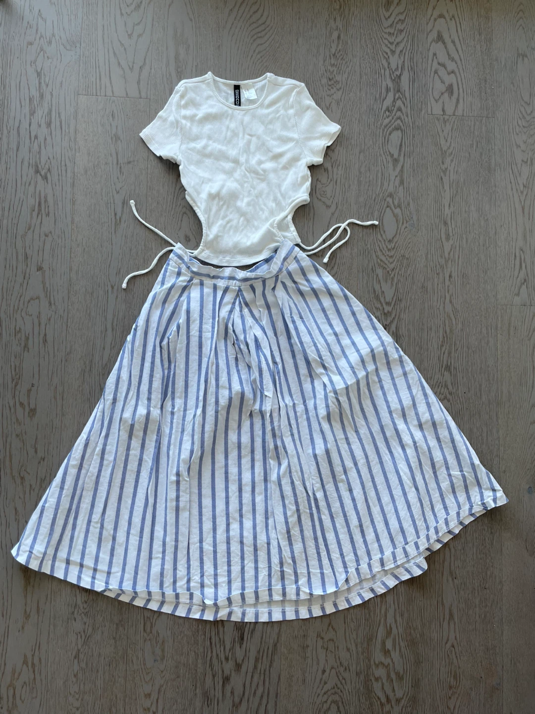 Divided H&M White Ribbed Cut-out Top & Striped Skirt Set - photo 5