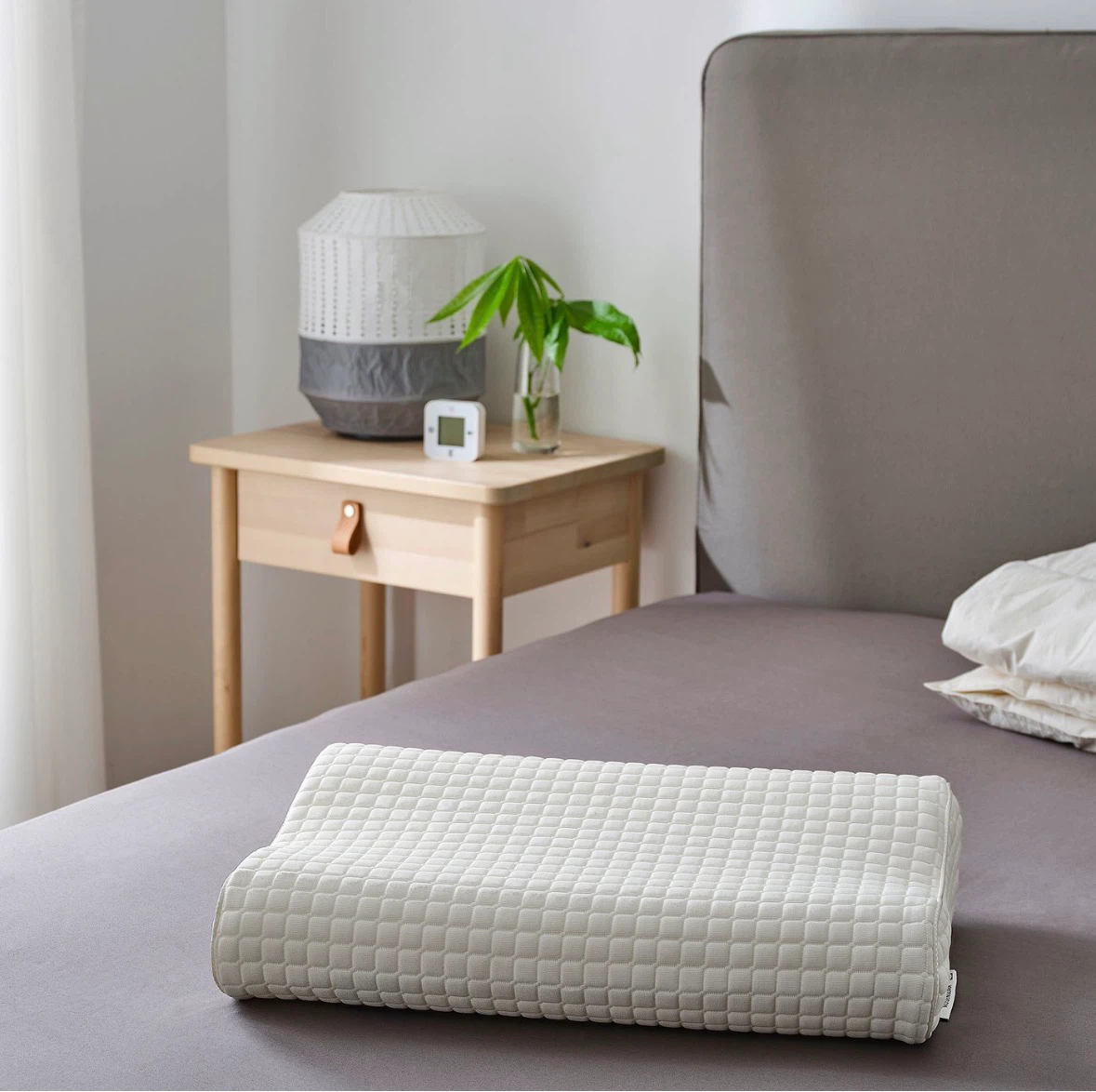 [LAST CHANCE - 2 DAYS LEFT] 2 IKEA Ergonomic Memory Foam Pillows - photo 5