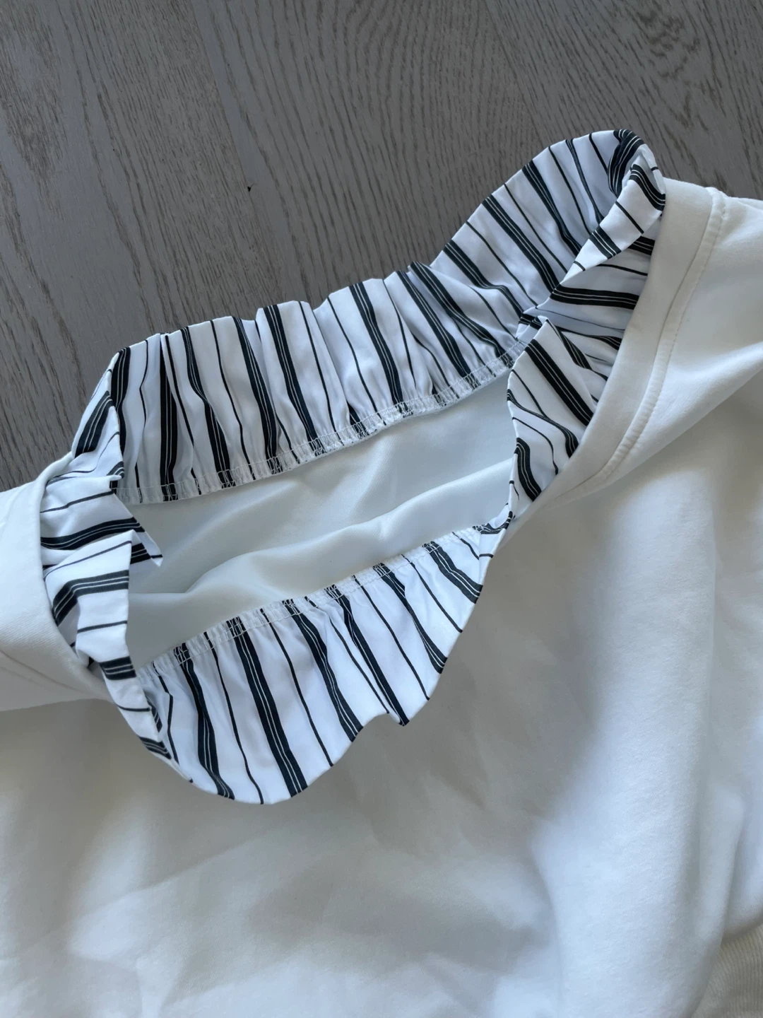 White Crew Neck Sweatshirt and Skirt Set, size small - photo 4