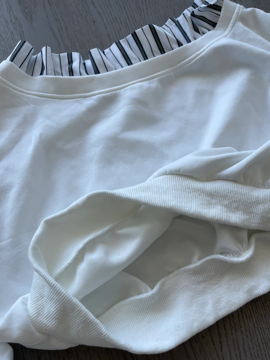 White Crew Neck Sweatshirt and Skirt Set, size small - photo 3