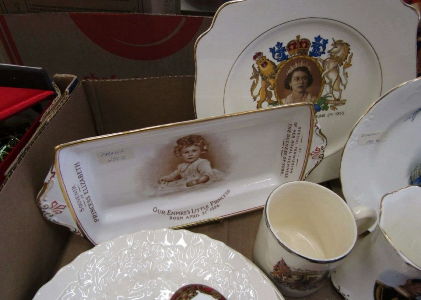 Royal Memorabilia Collection - Plates, Mugs & Trinket Box - photo 2