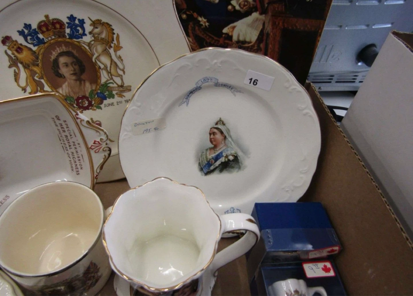 Royal Memorabilia Collection - Plates, Mugs & Trinket Box - photo 3