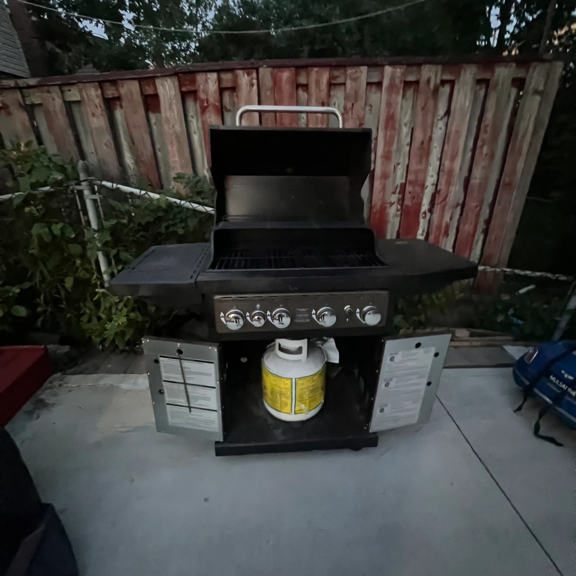 Dyna-Glo Propane BBQ  Grill - photo 3