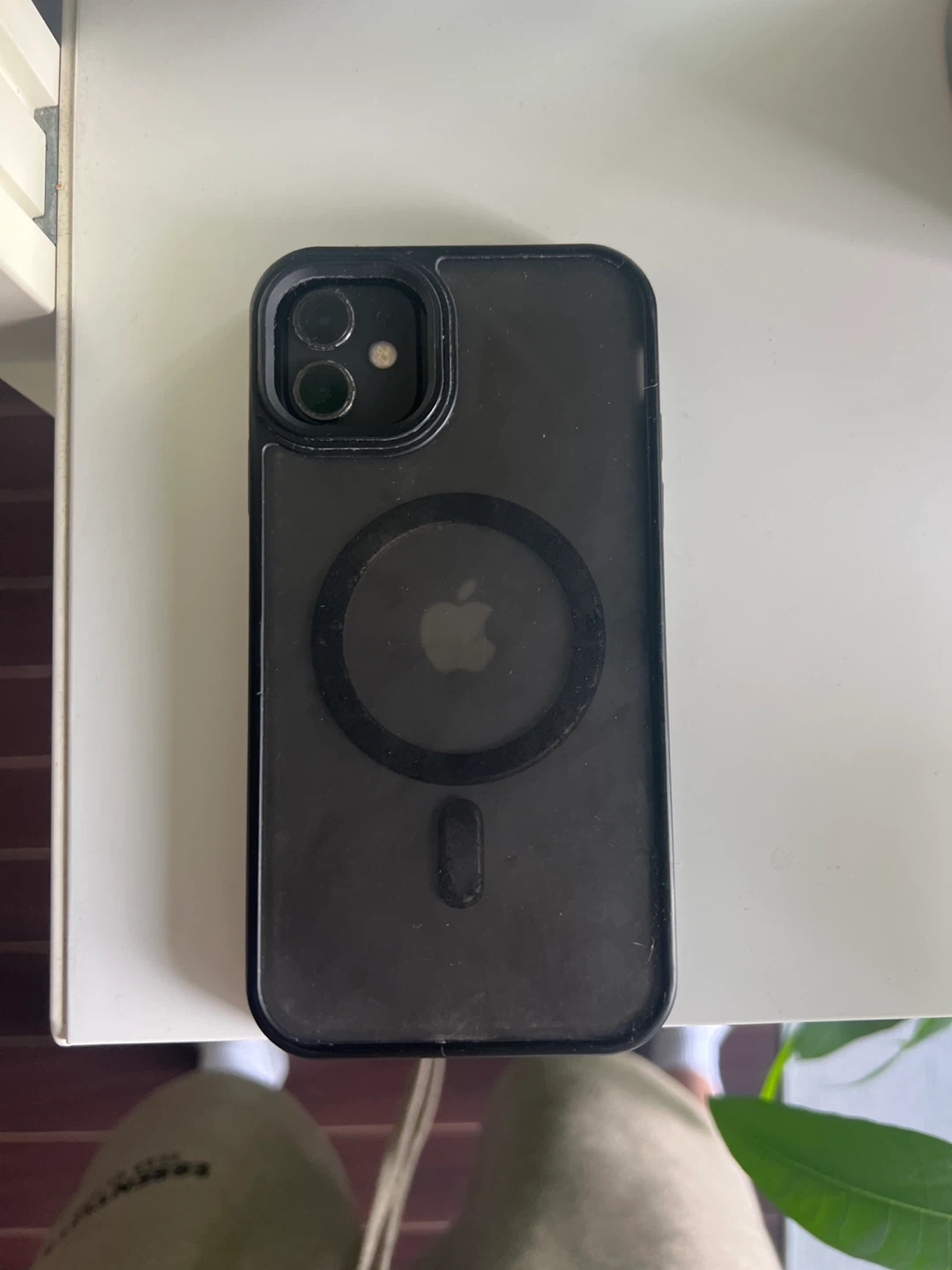 iPhone 11 used a bit with a all black case included