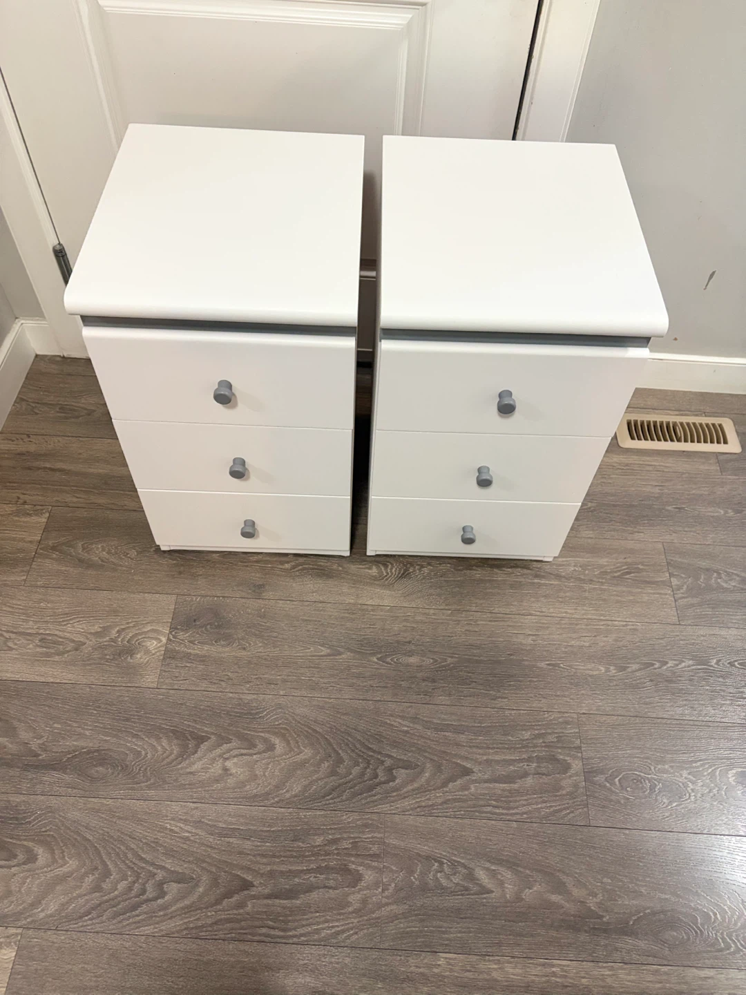 Pair of White 3-Drawer Nightstands - photo 3