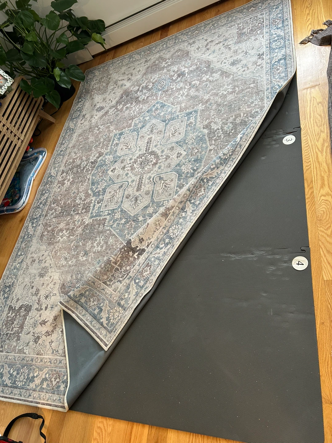 Tumble Washable Area Rug with Rug Pad 6x9’ ft - photo 3
