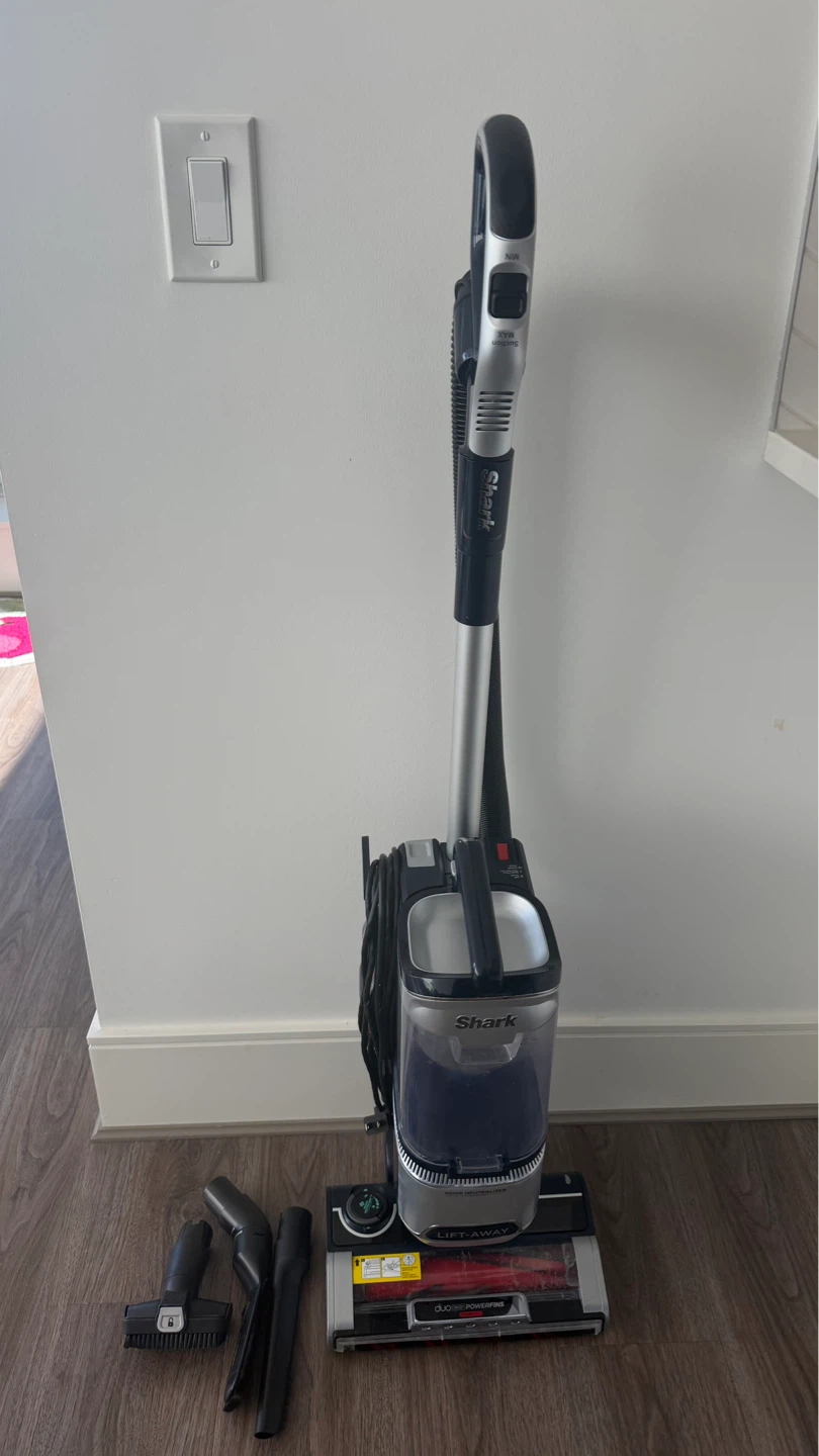 Shark Lift-Away Vacuum Cleaner - photo 2