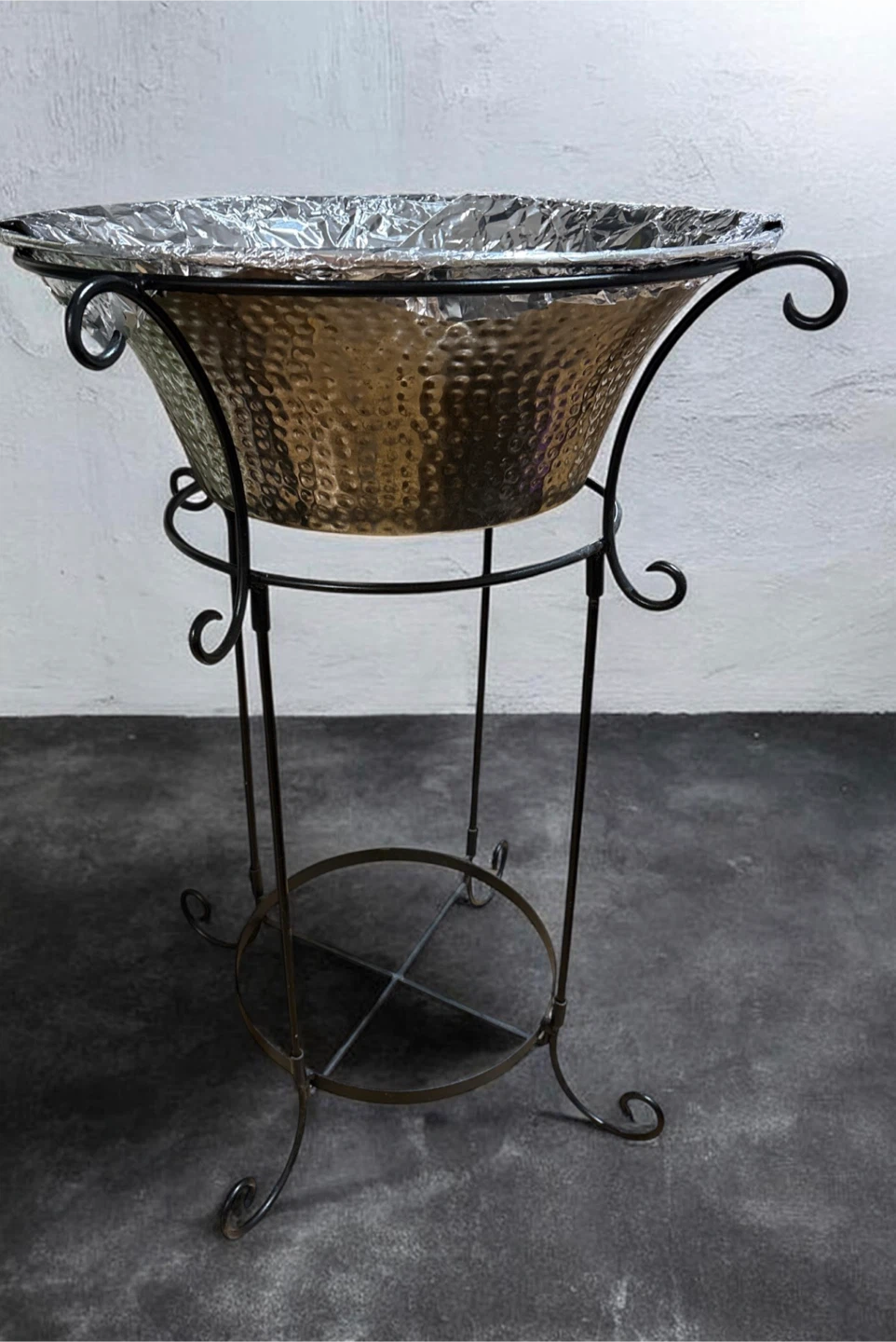 Vintage Ice Bucket / Drink Tub with Tall Iron Pedestal Stand - photo 2