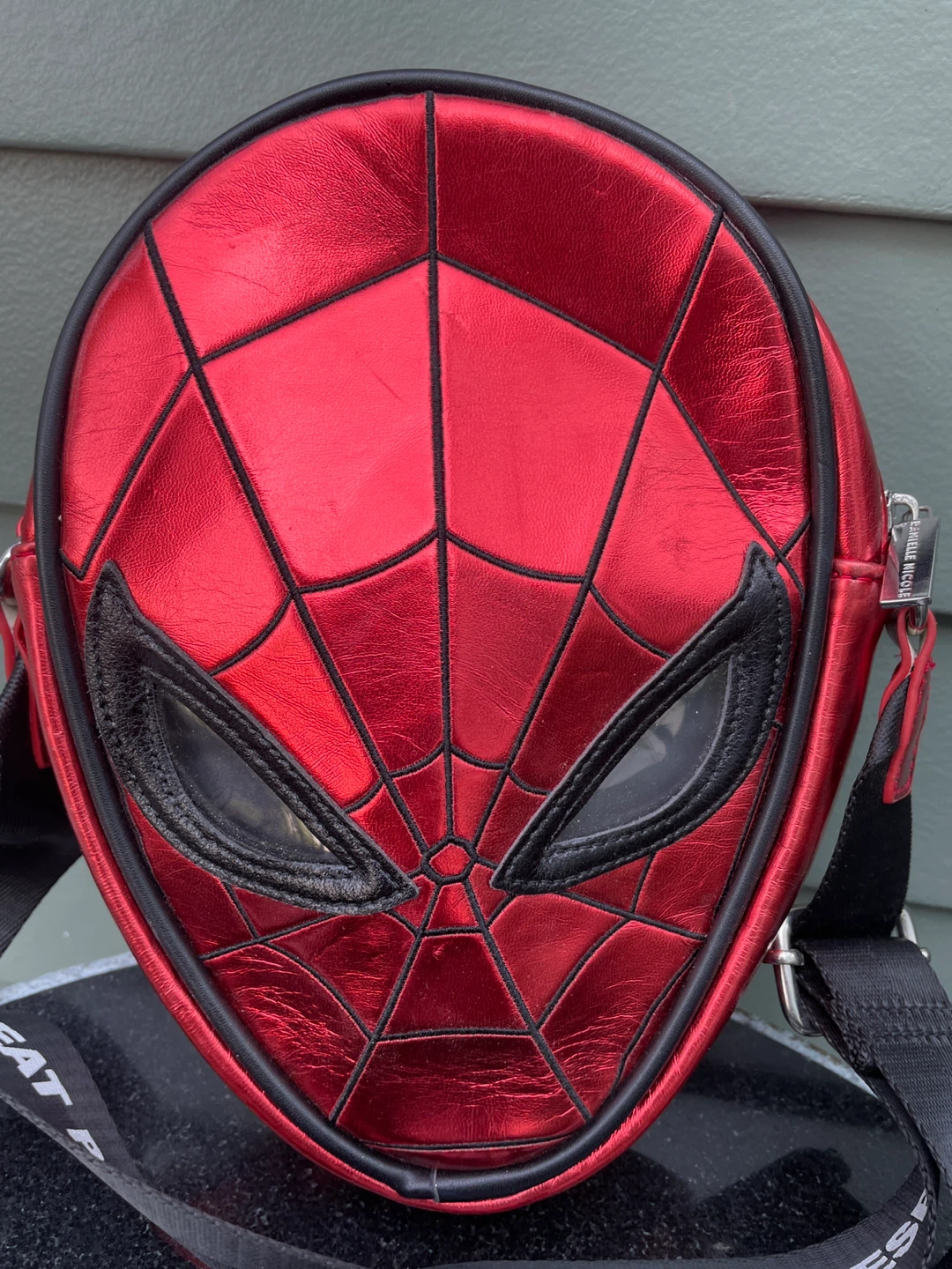 Danielle Nicole Marvel Spiderman Face Crossbody Bag - photo 2