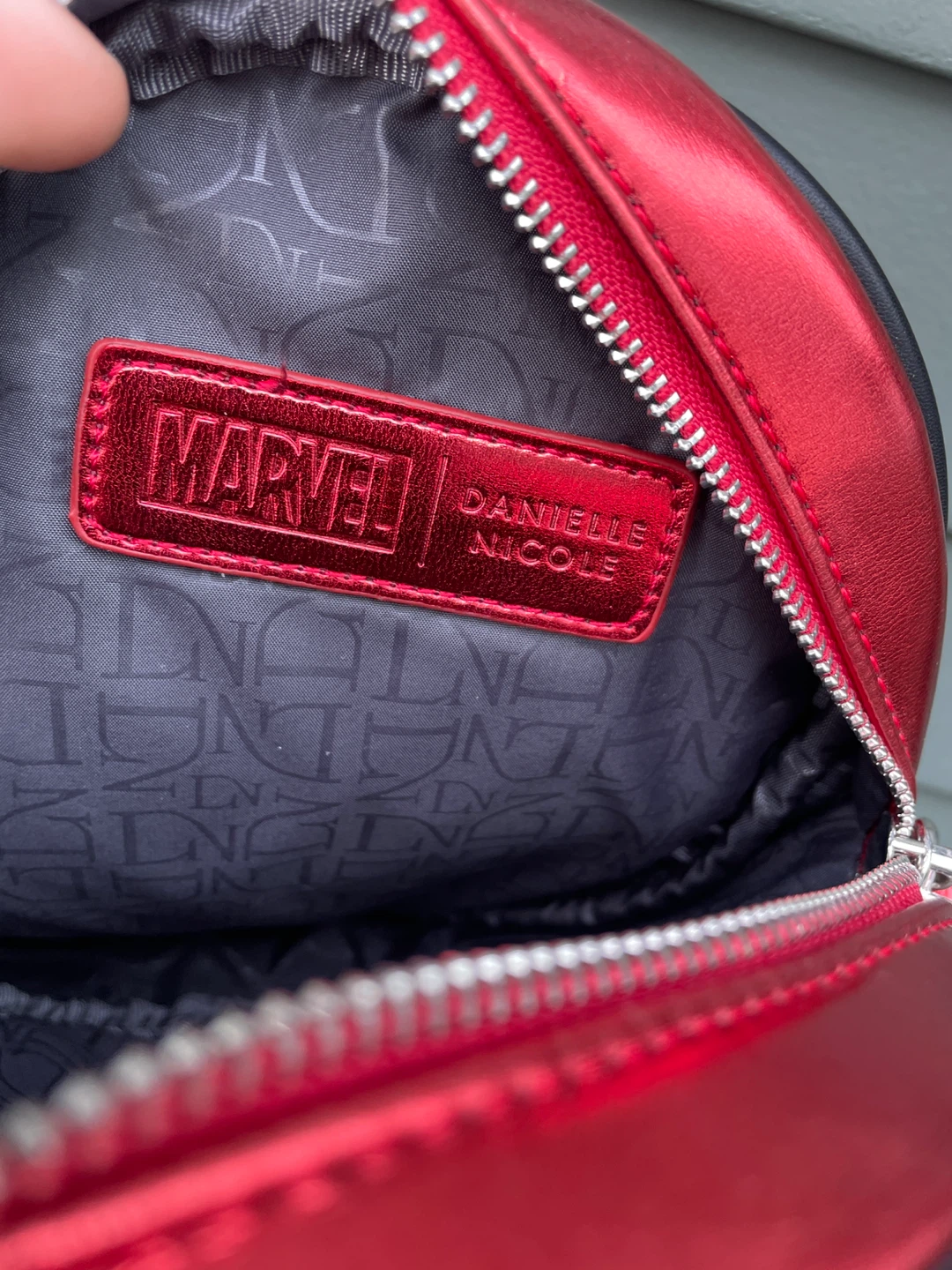 Danielle Nicole Marvel Spiderman Face Crossbody Bag - photo 5