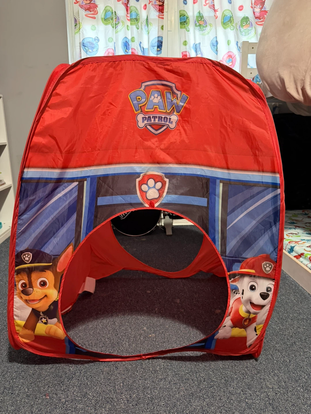 Pop up tent