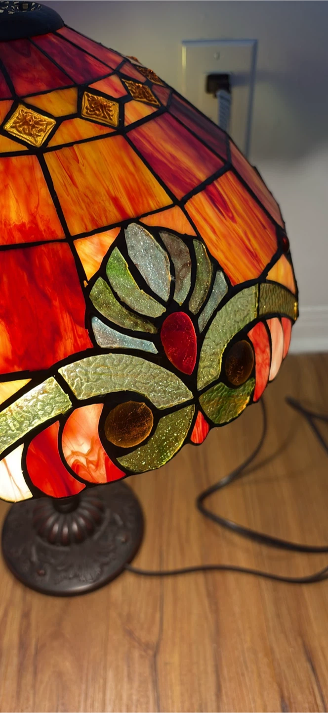 Tiffany Style Stained Glass Table Lamp - photo 2