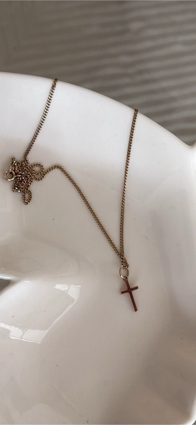 Gold 10K Cross Necklace