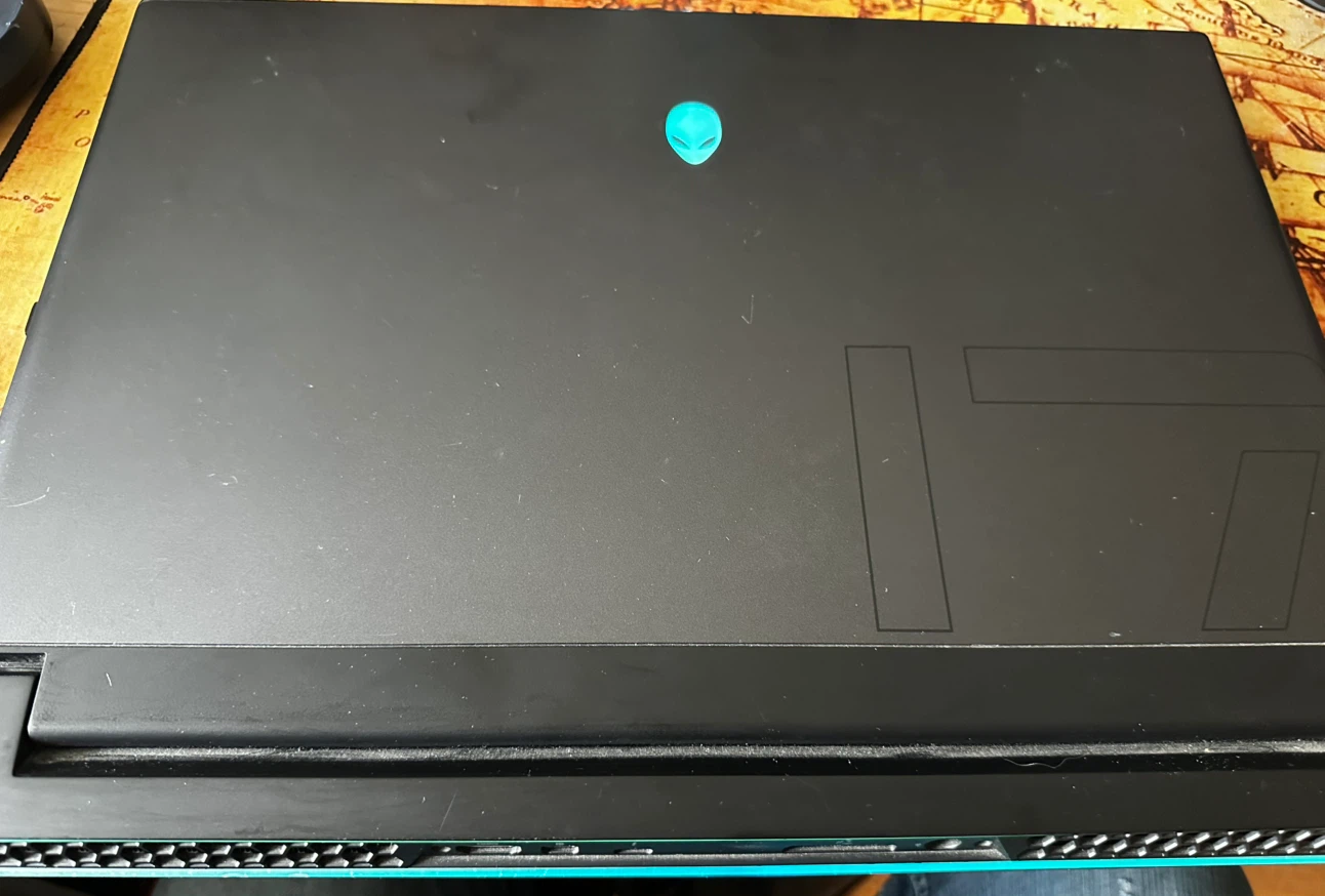 Alienware m17 R2 Laptop + Wireless Mouse & Headset! - photo 5