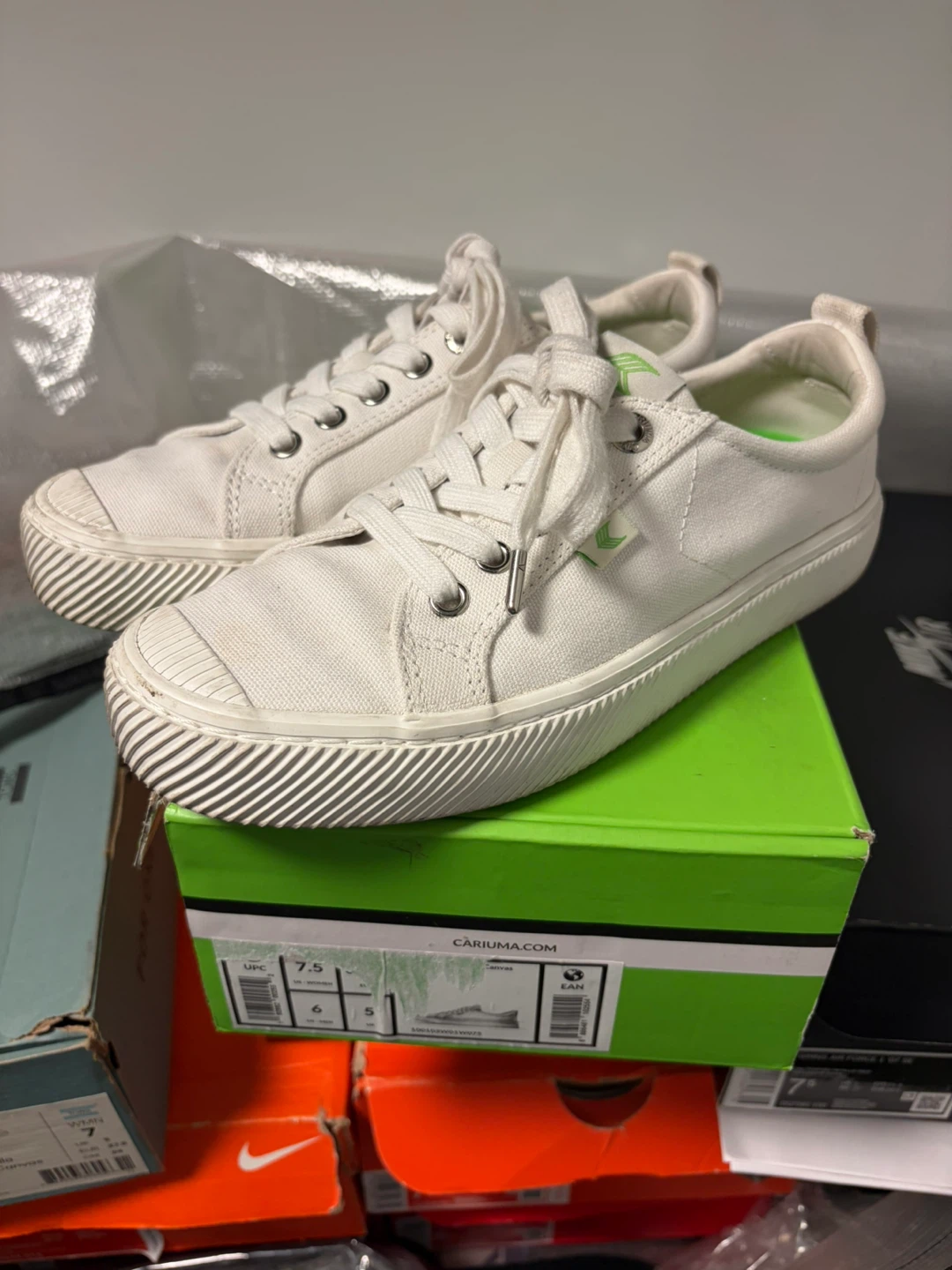 Cariuma White Canvas Sneakers
