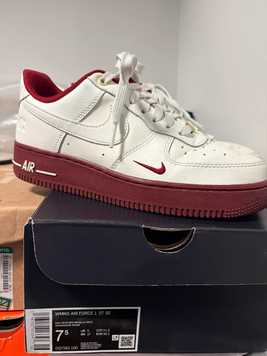 Nike Air Force 1 '07 SE Women's Sneakers - photo 2