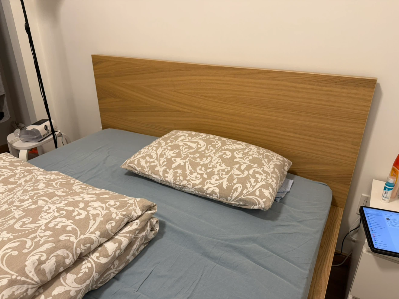 IKEA Queen Size Bed - photo 2