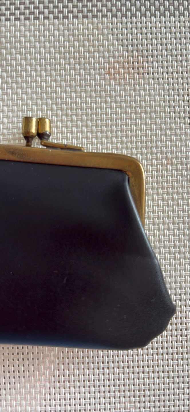 Black Coin Purse with Clasp - photo 3