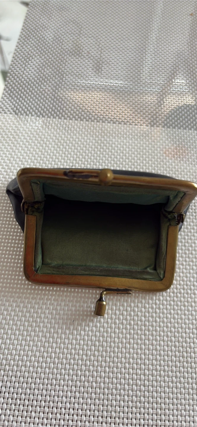 Black Coin Purse with Clasp - photo 4