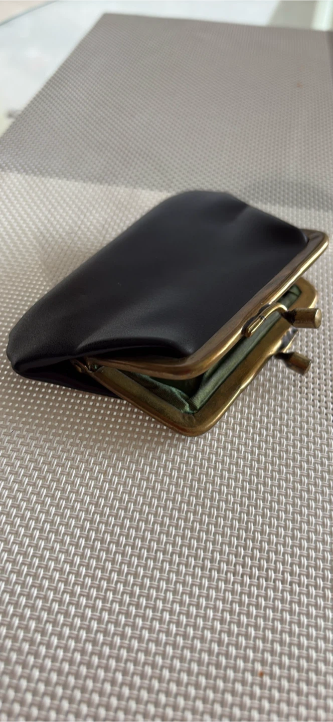 Black Coin Purse with Clasp - photo 5