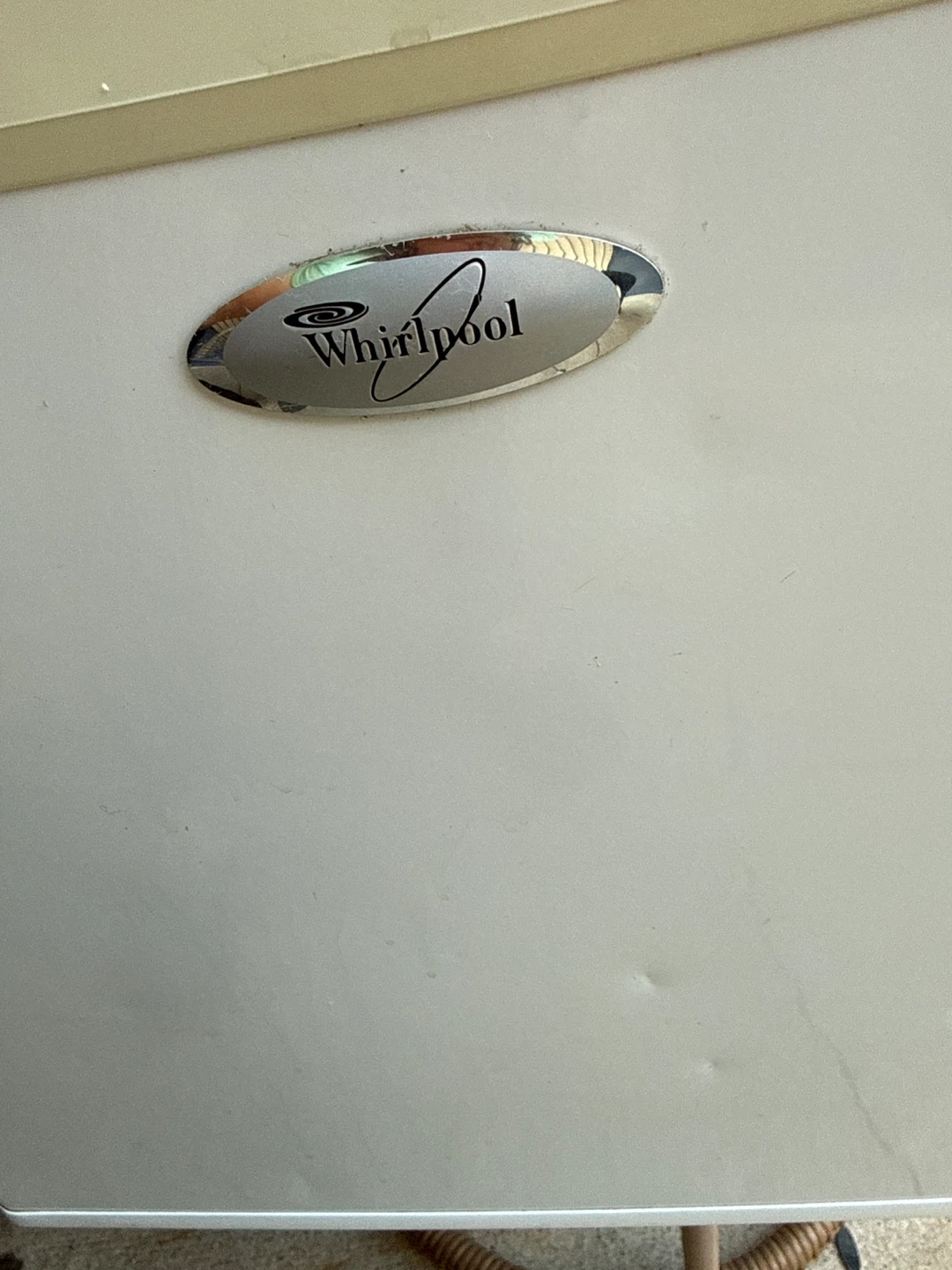 Whirlpool Mini Fridge 16”,20” W, 19” - photo 3