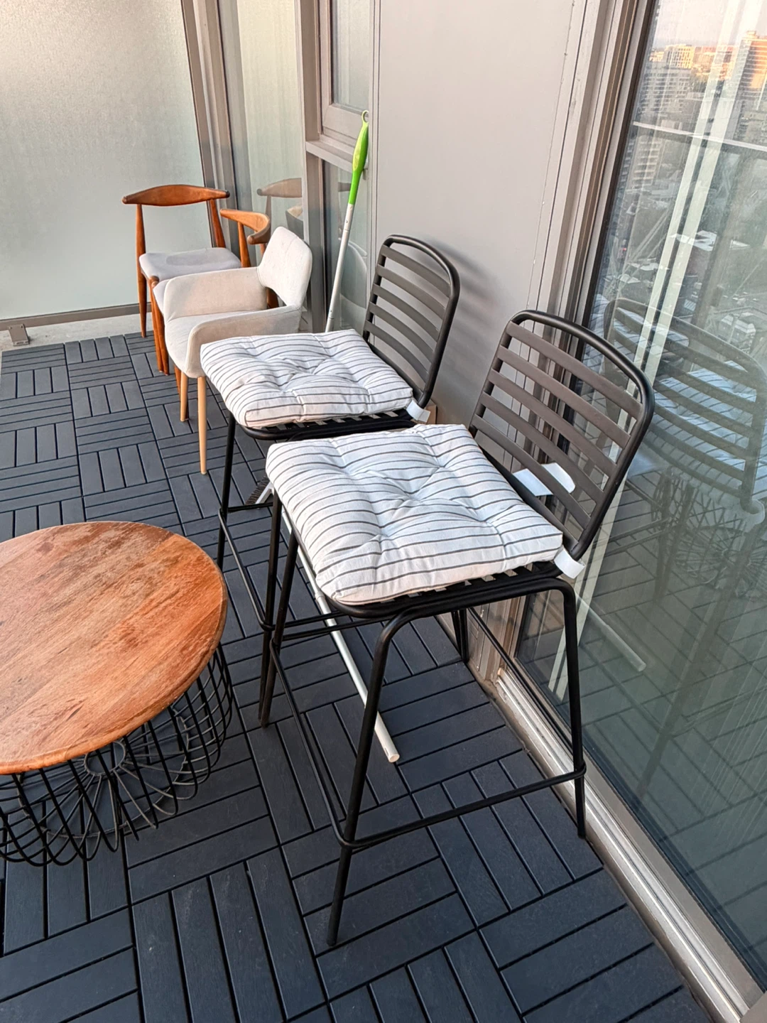 Set of 2 Bar Stools with Cushions