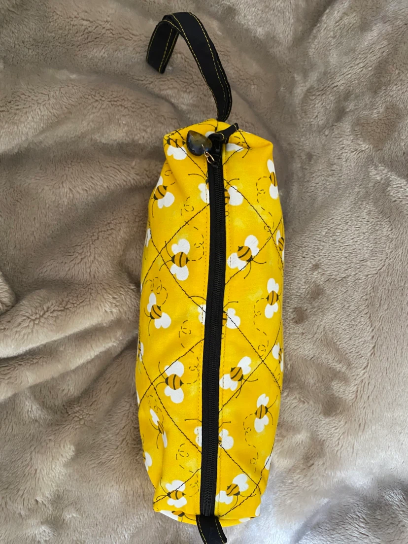 Hand made Quilted Pouch with Zipper - Bee and Rainbow Prints - photo 5