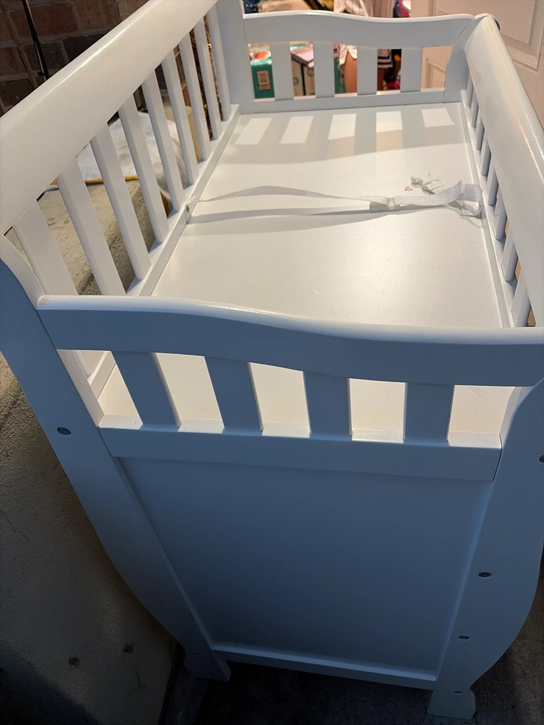White Crib with 3 Drawer Dresser - photo 4