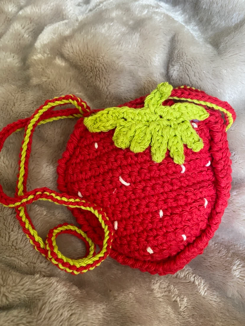 Handmade Crocheted Child's Purse - photo 2