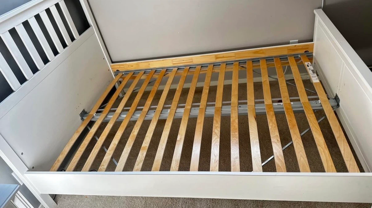 IKEA HEMNES Full bed frame in white - photo 2