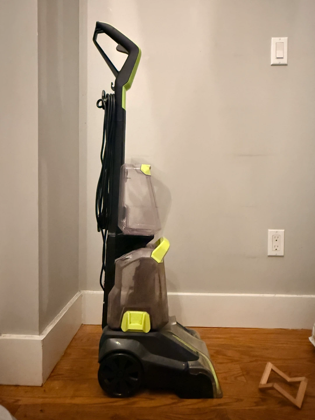 Bissell Turbo Carpet Vacum Cleaner - photo 2