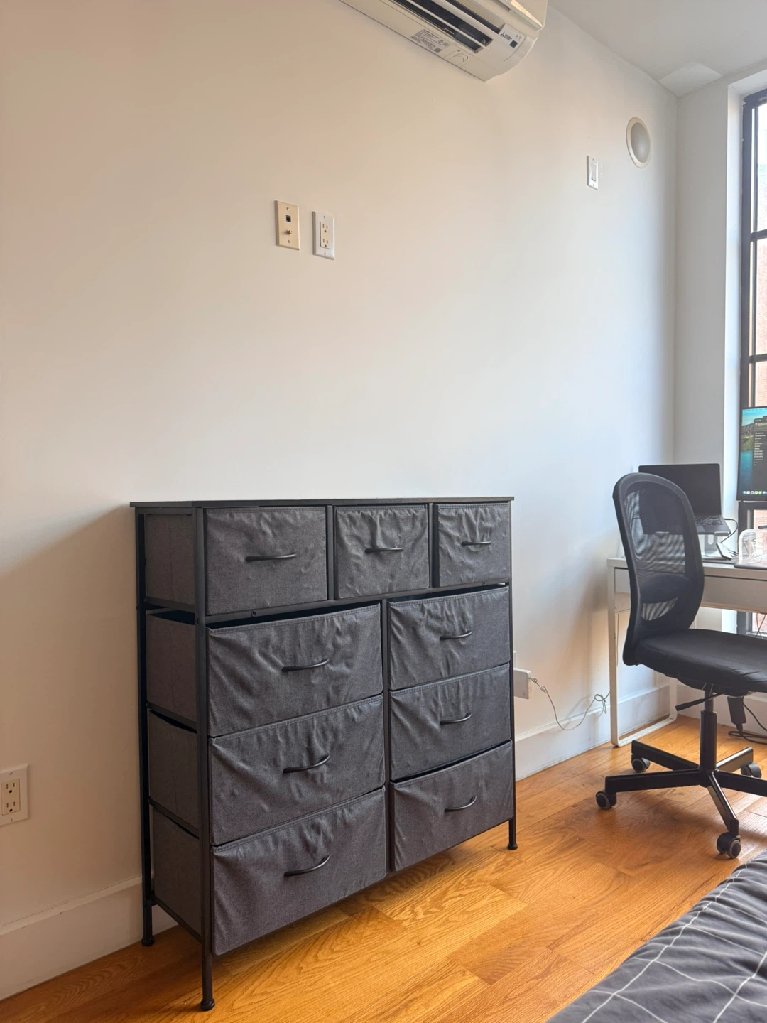 9 Drawer Dresser / Storage Unit Organizer - photo 3
