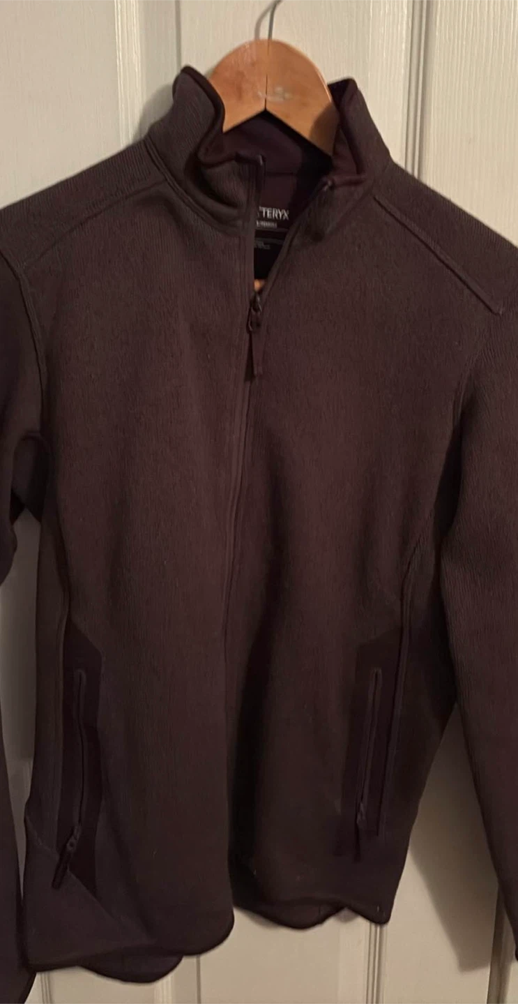 Women Arc’teryx sweater size small purple